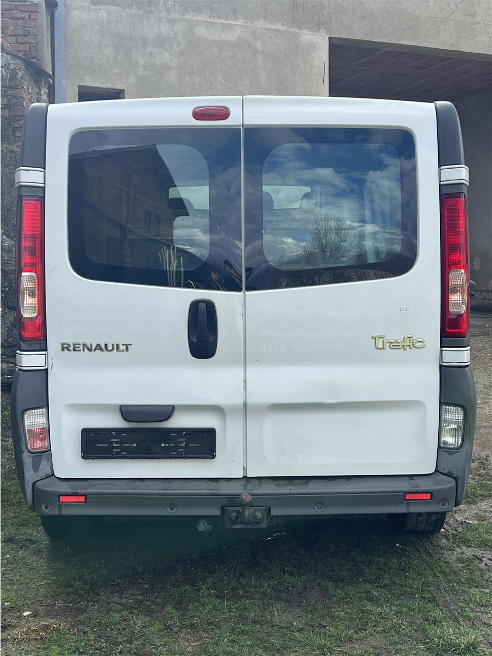 Renault-Trafic-