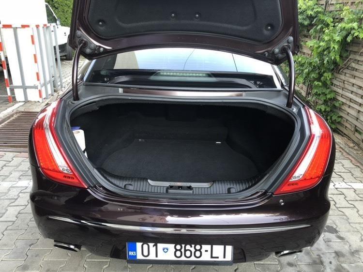 Jaguar-XJ
