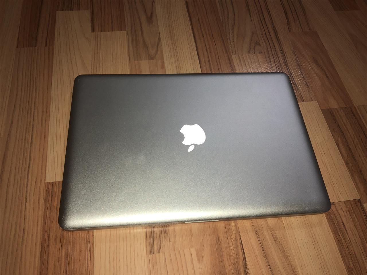 Macbook-Pro-15-inch-i7