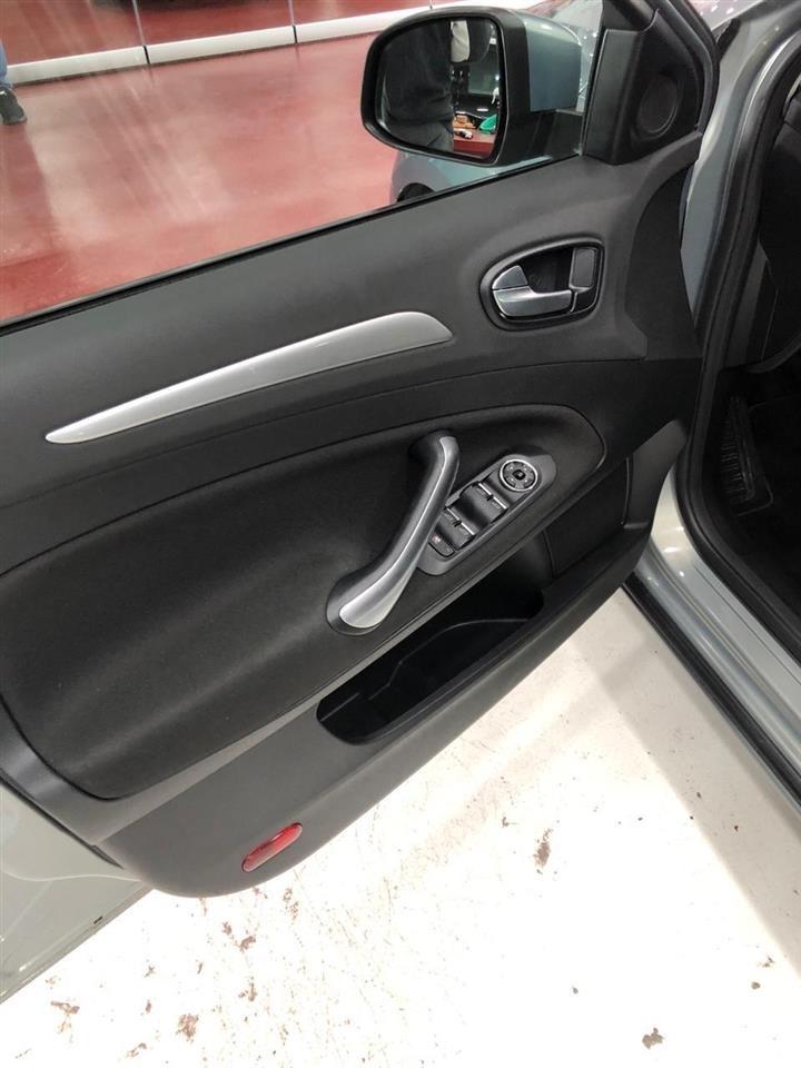 Ford-Mondeo-