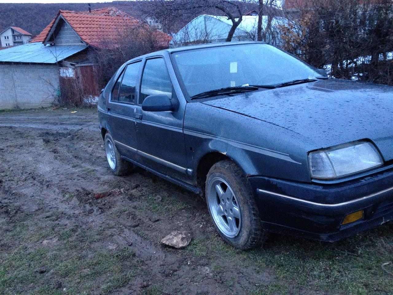 Renault-19-