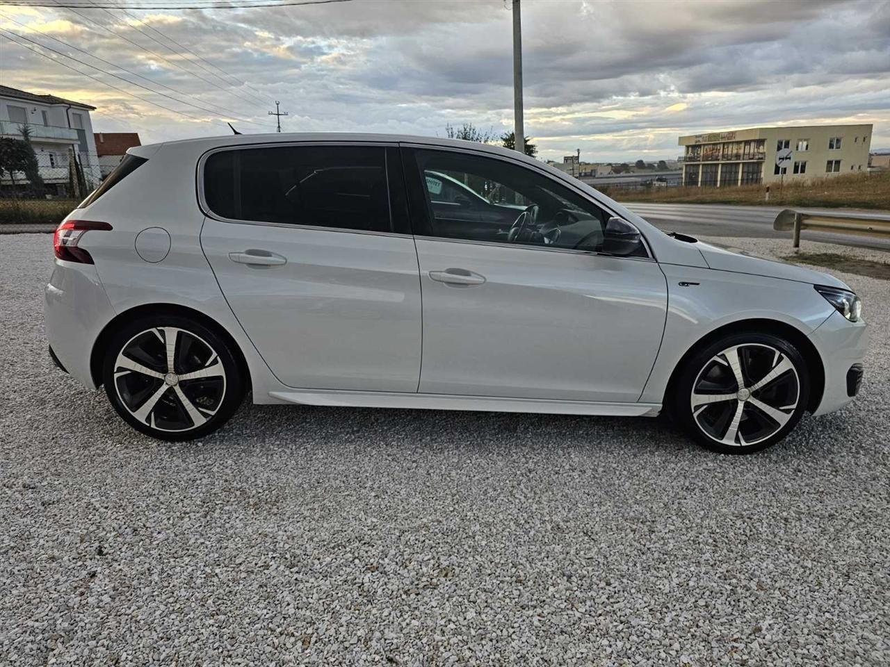 Peugeot-308-GT