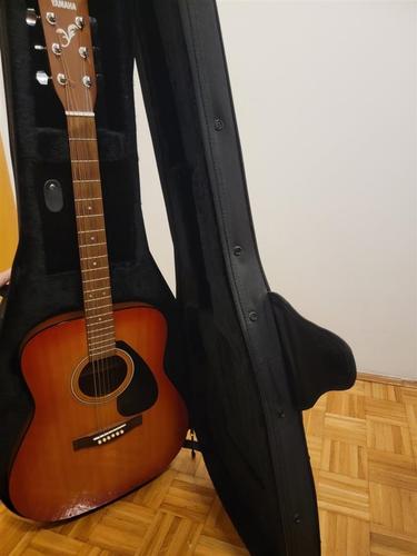 Gitarë Akustike Yamaha