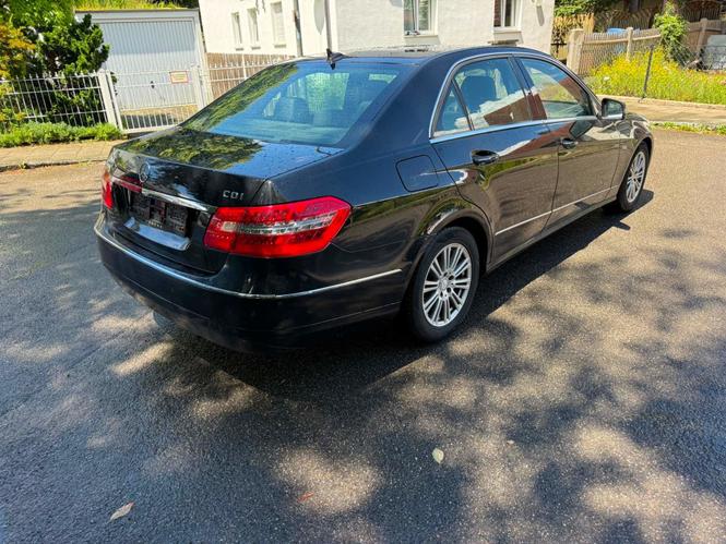 Mercedes Benz E220