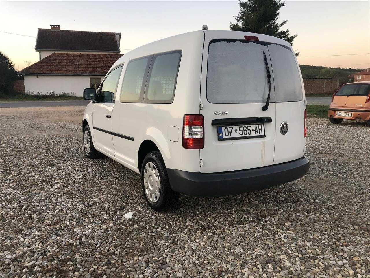 VW-CADDY-