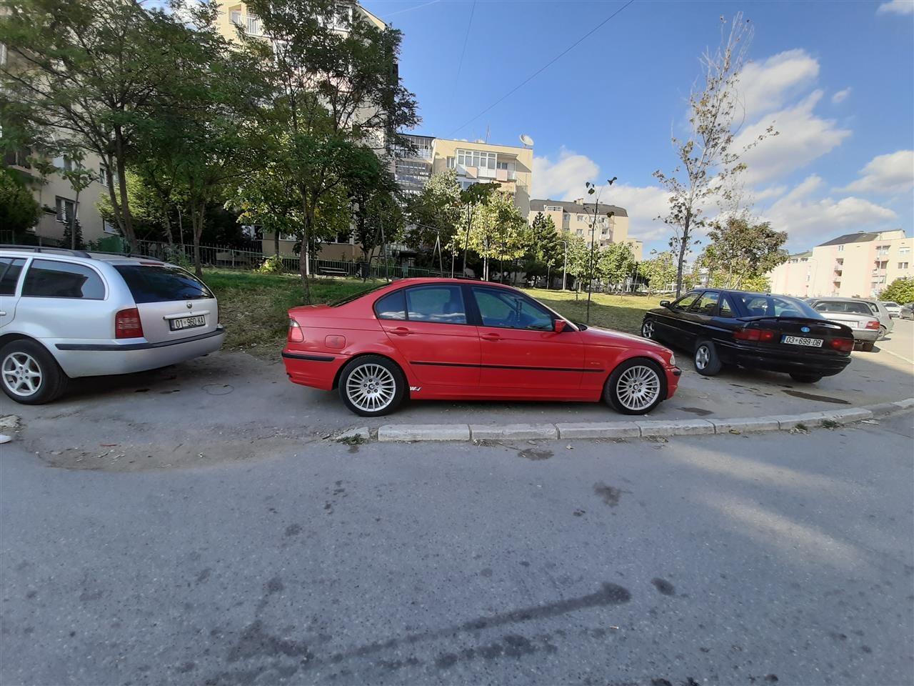 BMW-323i-e46-