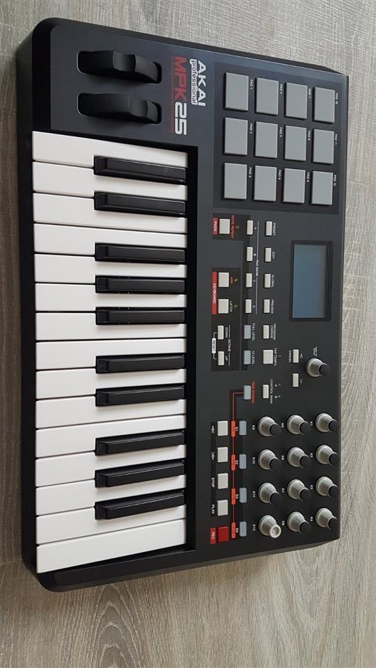 Akai-professional
