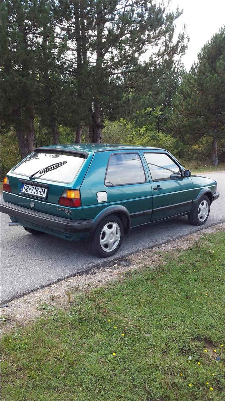 VW-Golf--91