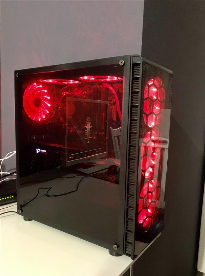 Shes-gaming-pc