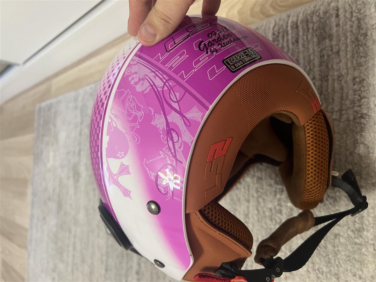 Helmeta