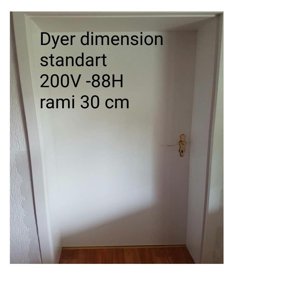 Dyer-dritare