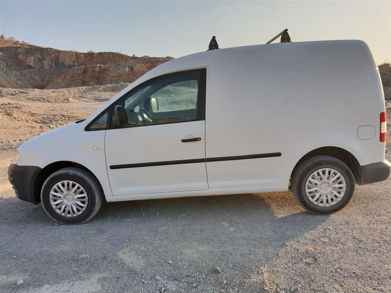 VW-Caddy--04-