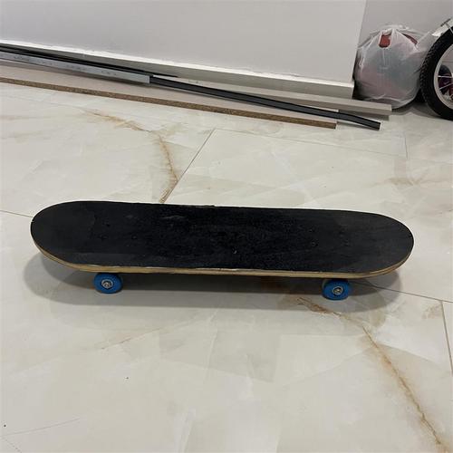 shitet skateboardi