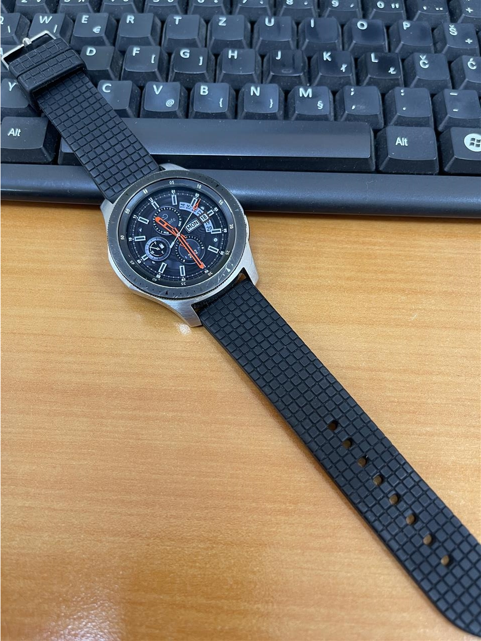Samsung-smart-watch