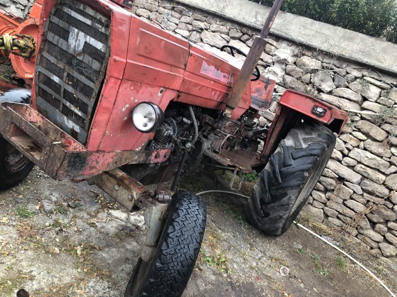 Traktor-560