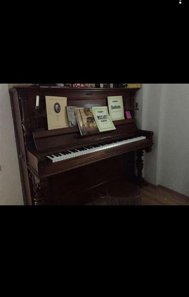 Shitet-piano