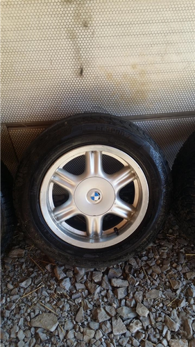 Fellne BMW