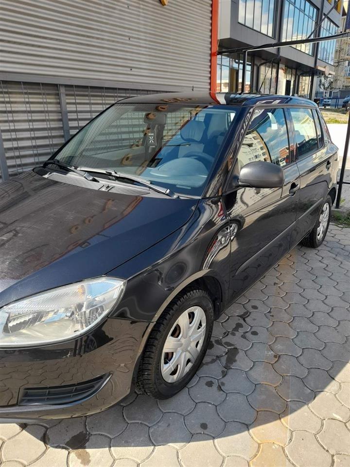 Shitet-shkoda-fabia