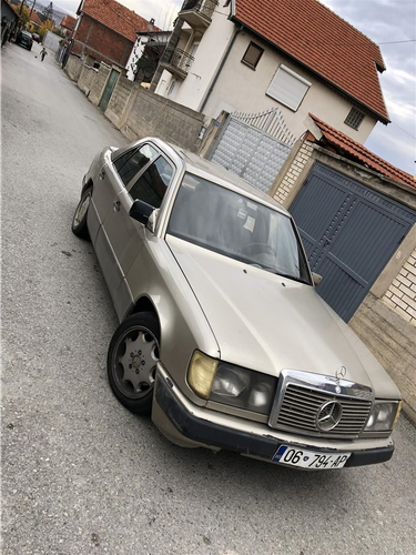 Shitet/nderrohet mercedes E 200 