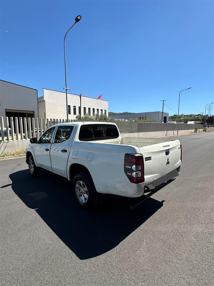 MITSUBISHI-L200
