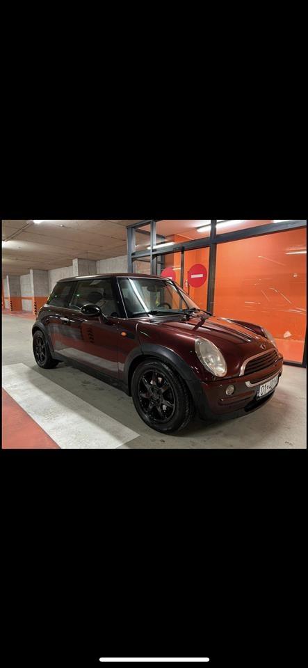 Shitet-Ndrrohet-Mini-Cooper-2003