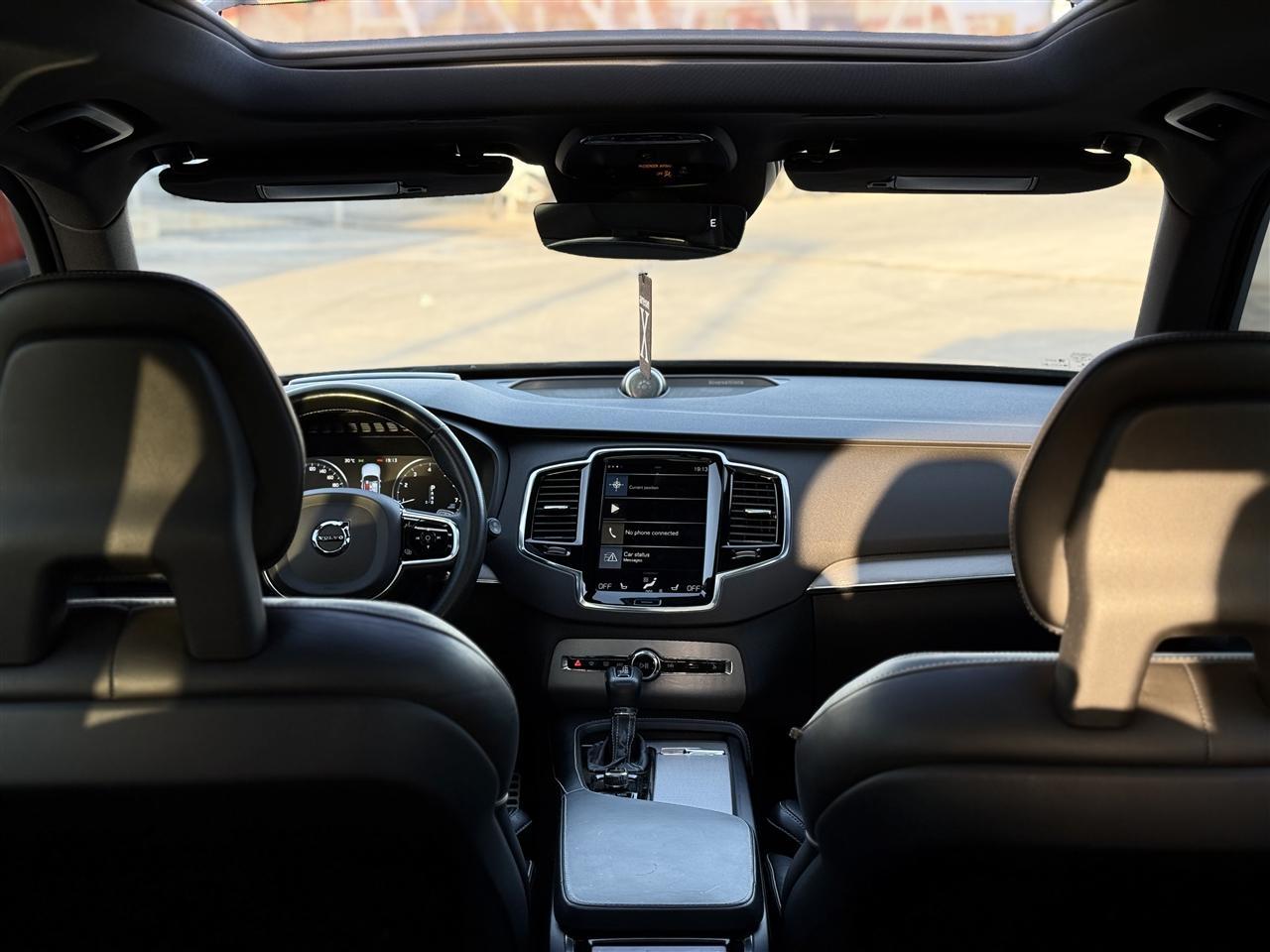 VOLVO-XC90-R-DESIGN---
