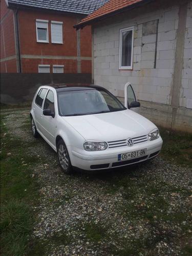 Shitet -Nderrohet Golf 4