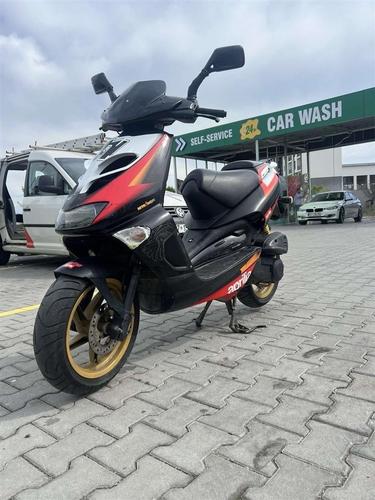 shitet motorri
