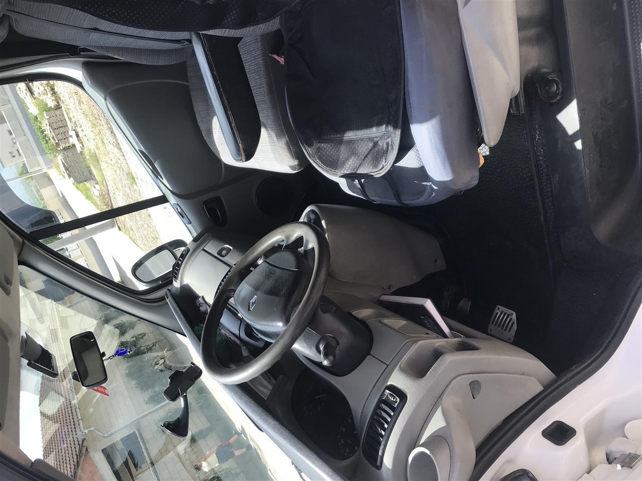 Renault-Trafik-2007