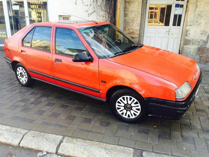 Renault 19