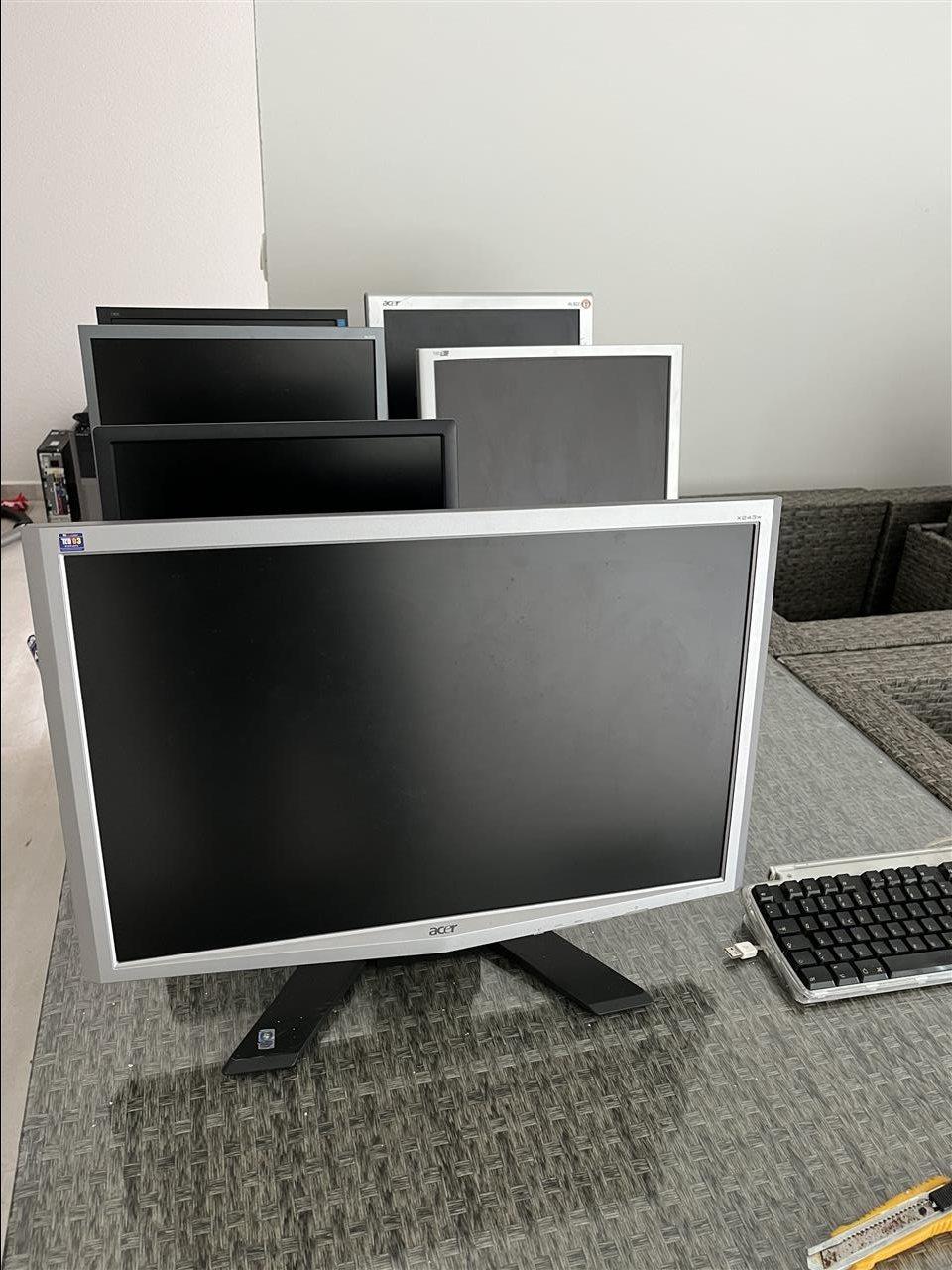 Monitor-dhe-Printer