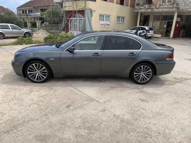 BMW 730