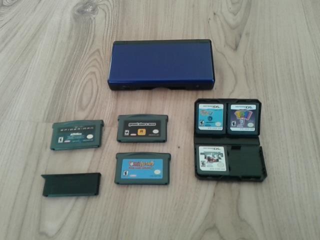 Nintendo-DS-Lite