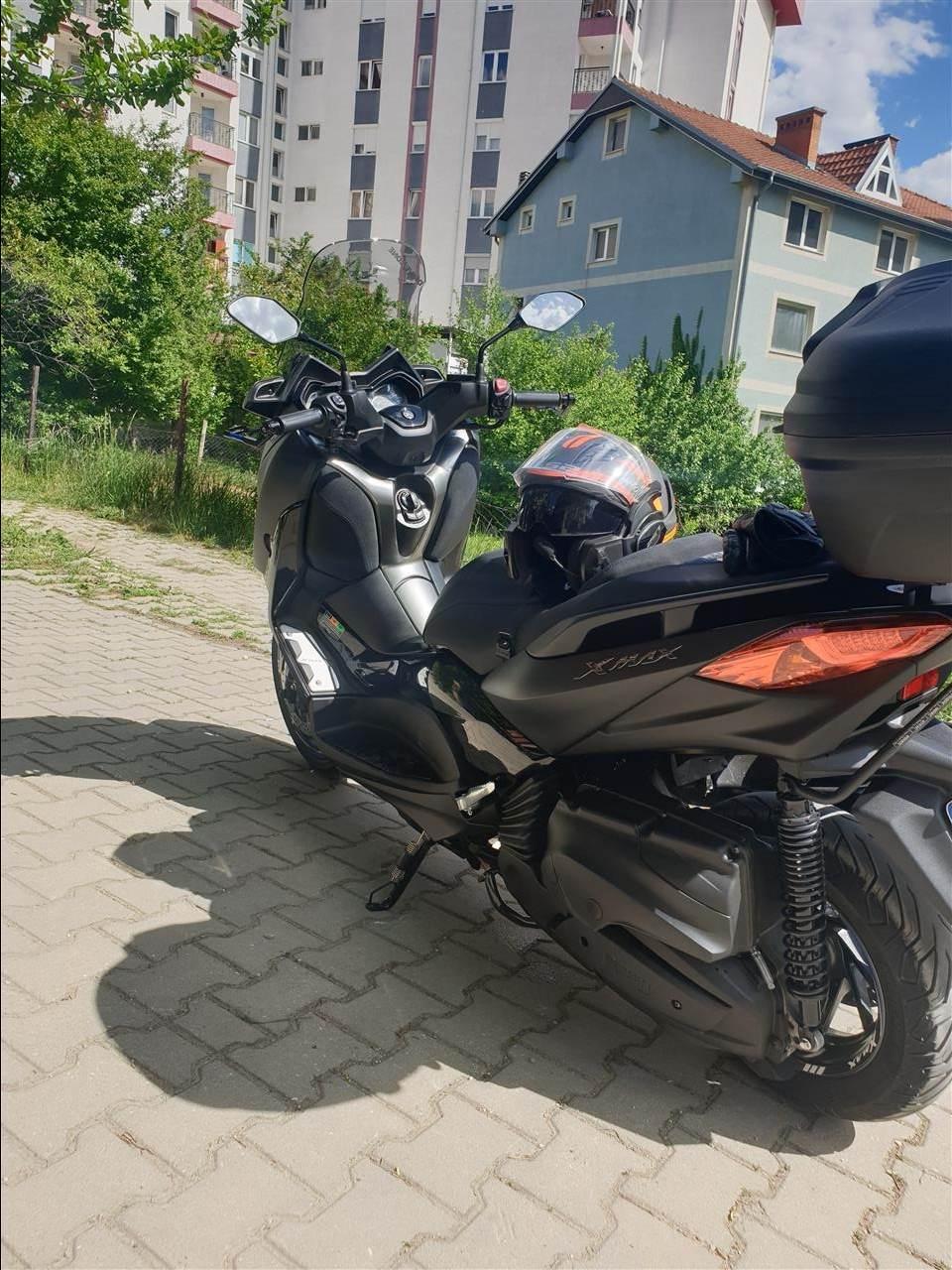 Yamaha-Xmax-400-Tech-Max
