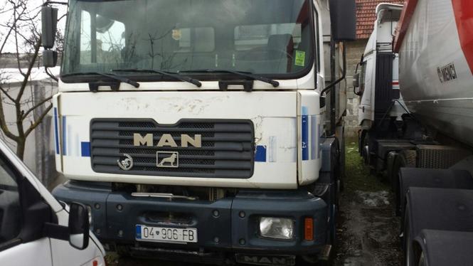 Shes man 32 414 v
