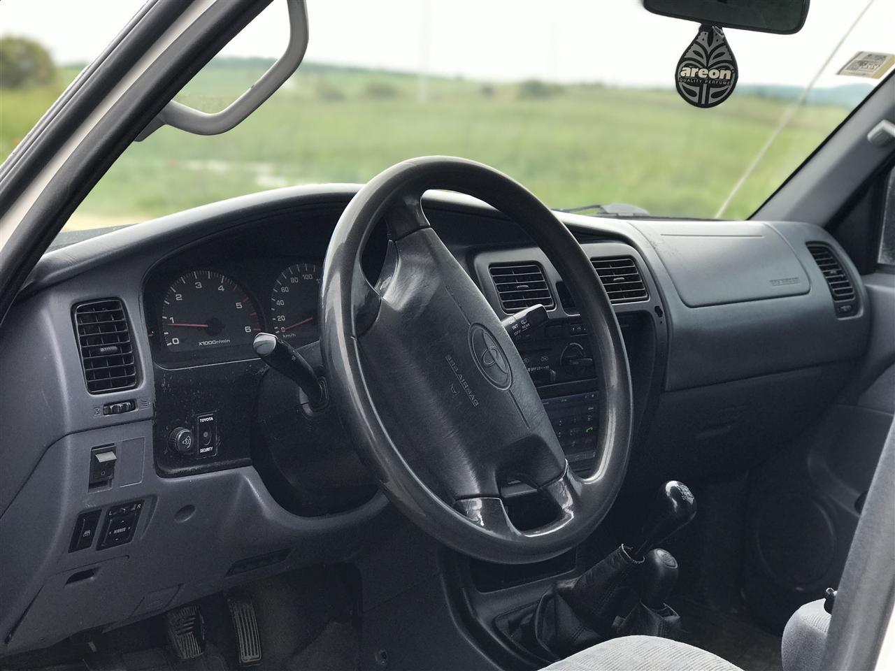 Shitet-Toyota-Runer-4X4