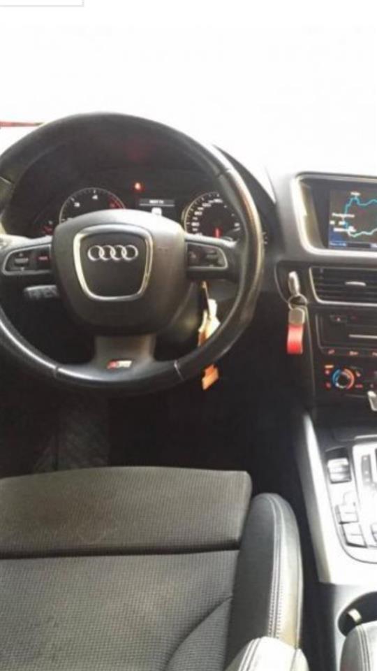 AUDI-Q-5----3-0
