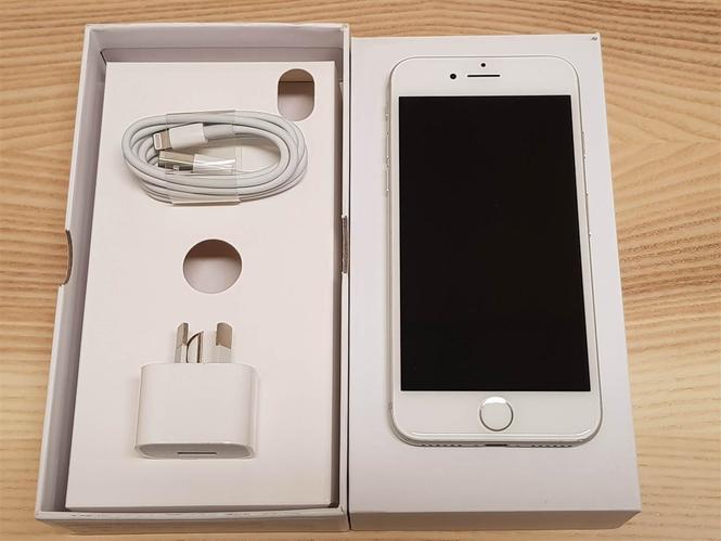 iPhone 7 silver 32g 