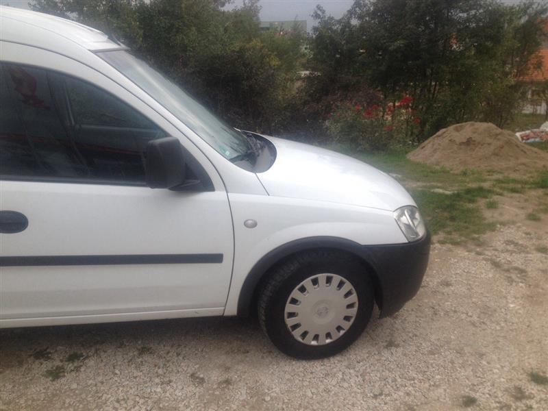 Opel-kombo-