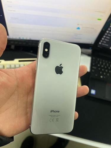 Shitet iPhone X i bardhe.