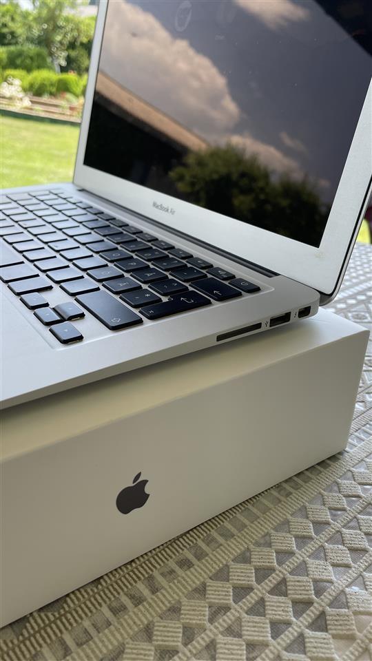 Macbook-Air-2014-