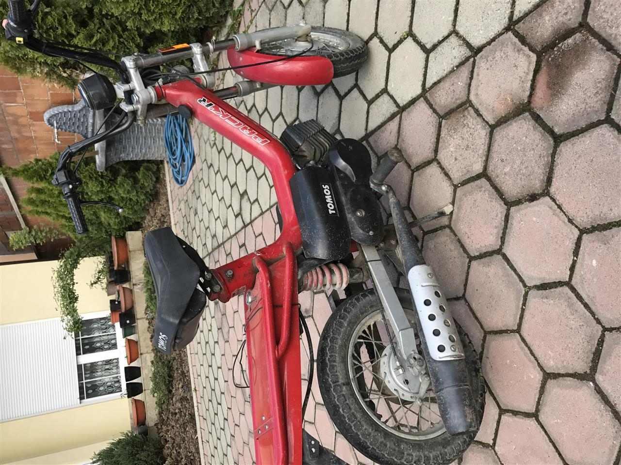 Tomos