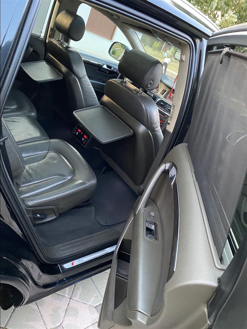 Audi-Q7-full-extro