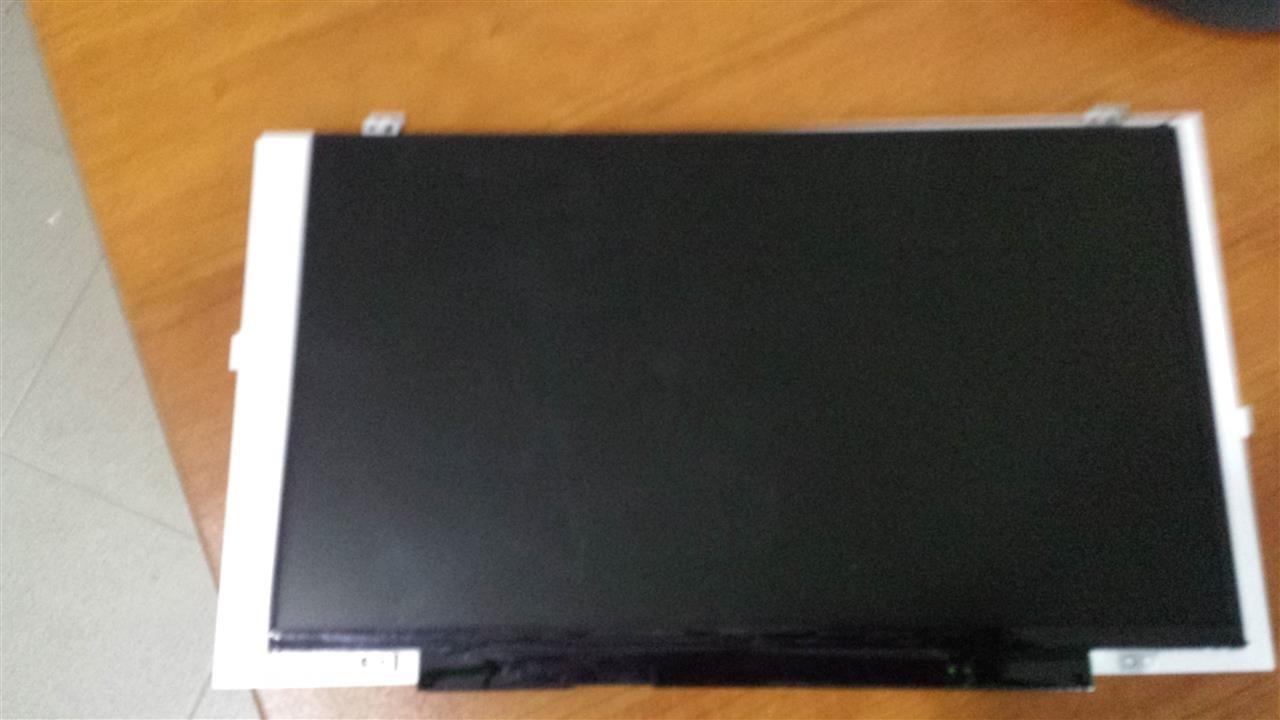 ekran-15-6-slim-led-