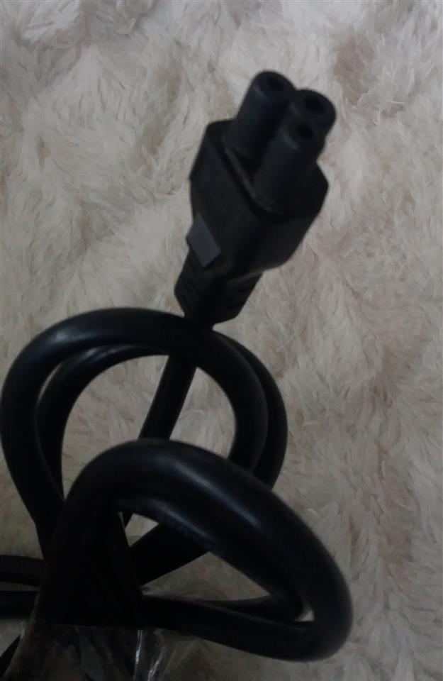 Adapter-19-Volt-per-llaptopa-