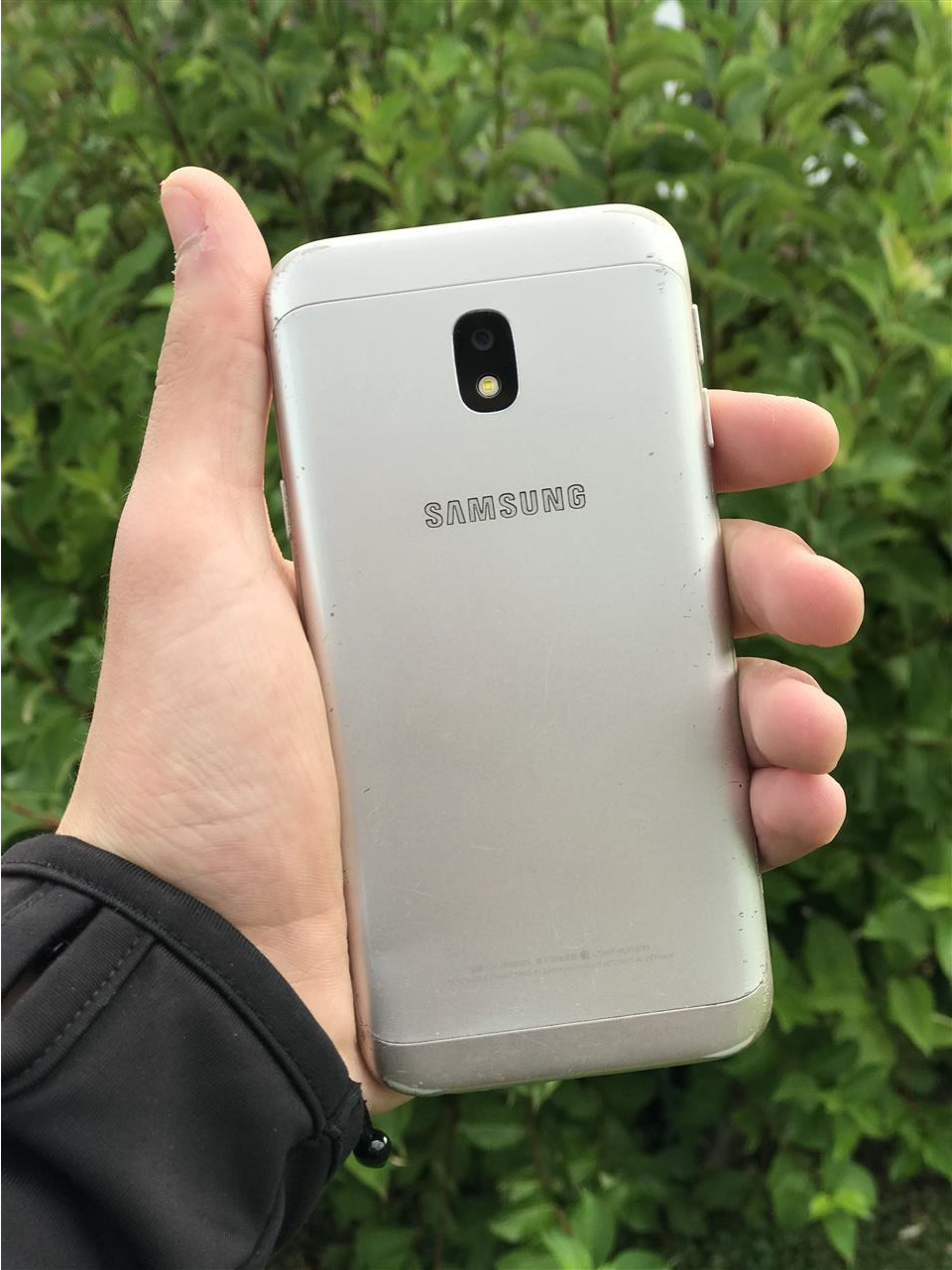 Samsung-J330