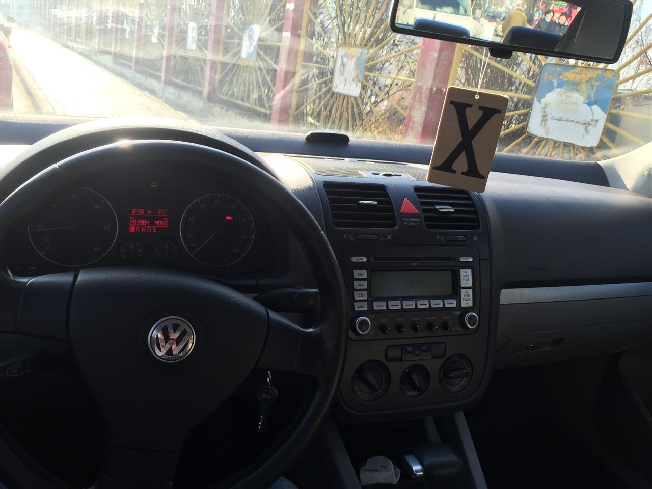 VW-Jetta--06