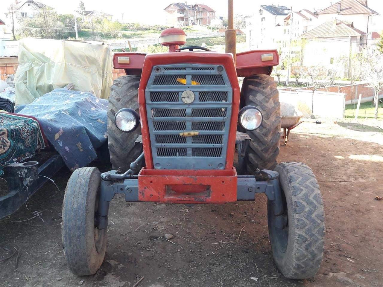 Traktor-imt-