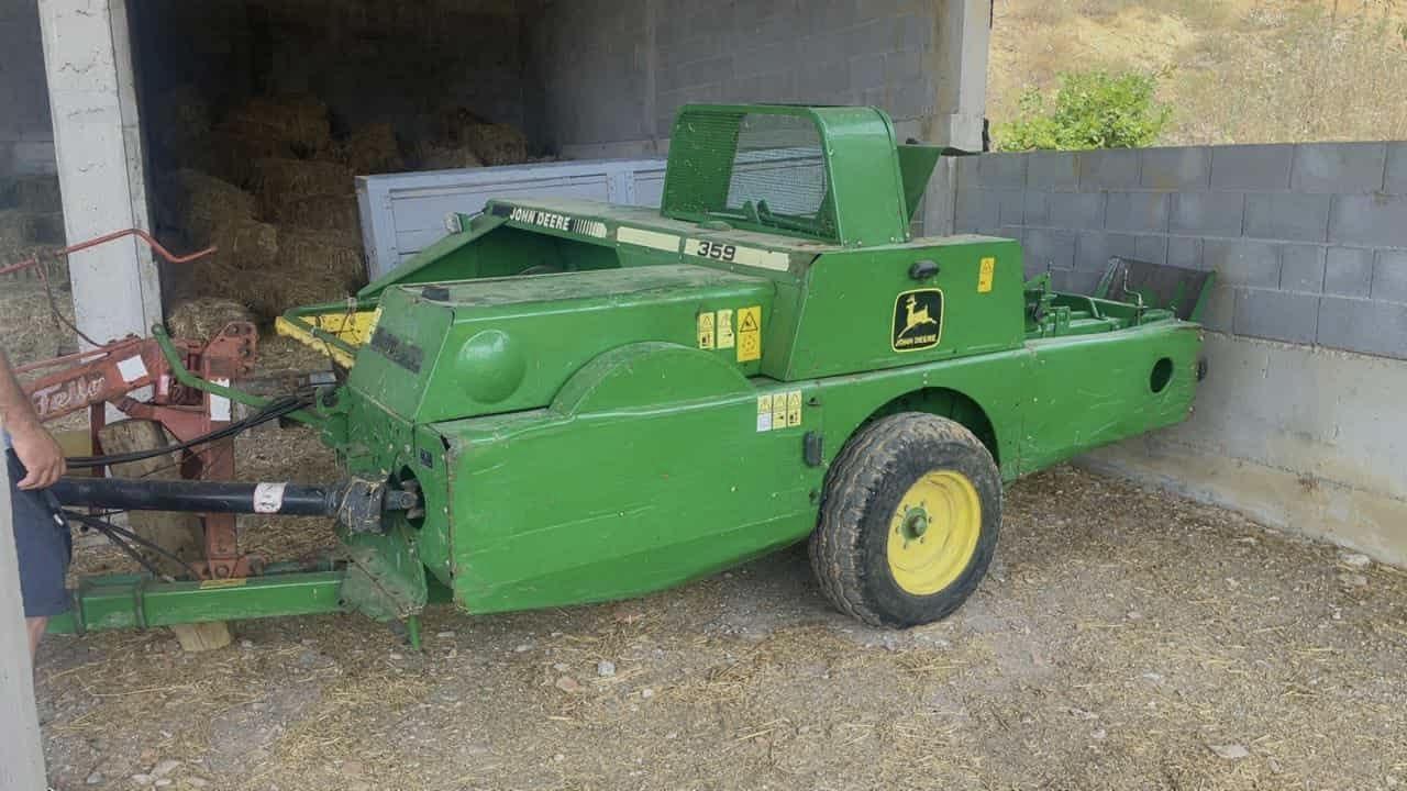 Pres-John-Deere-359