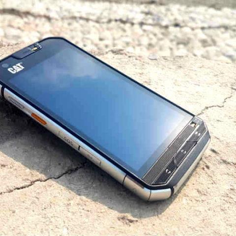 CAT S60